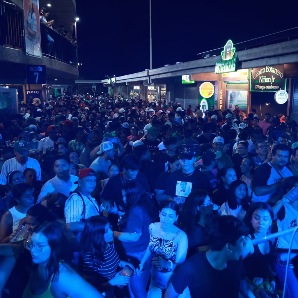 Estadio Centenario 27 De Febrero: 61 Años De Pasión Beisbolera En Tabasco 74 61 Anos De Pasion Beisbolera En Tabasco