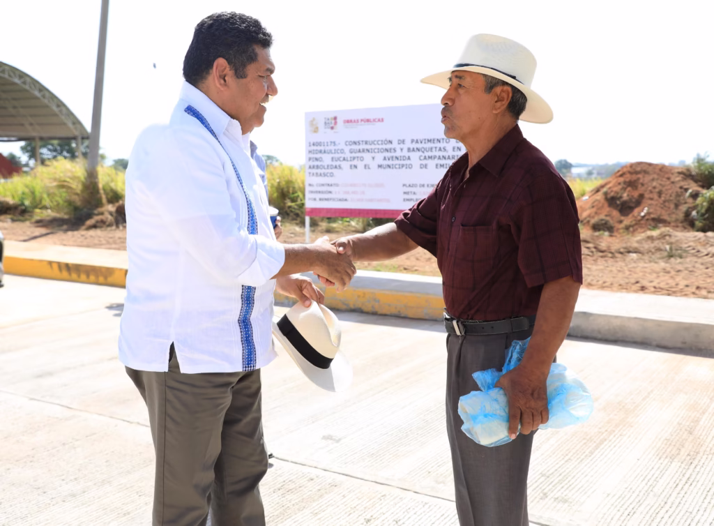 Javier May Supervisa Obras De Pavimentación En Emiliano Zapata Con Inversión De 12 Mdp 75 Colonia Arboledas 13