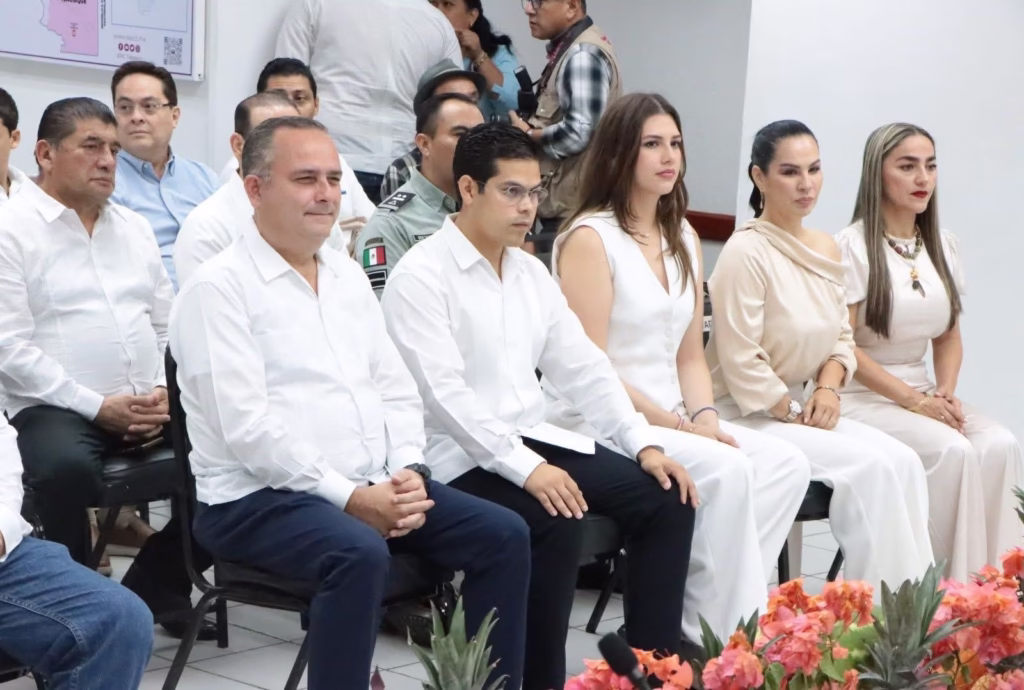 El Magistrado De Los Tabasqueños: Carlos Efraín Reséndez Ya Tiene Su Constancia Oficial 72 Whatsapp Image 2025 06 12 At 3.03.05 Pm 4