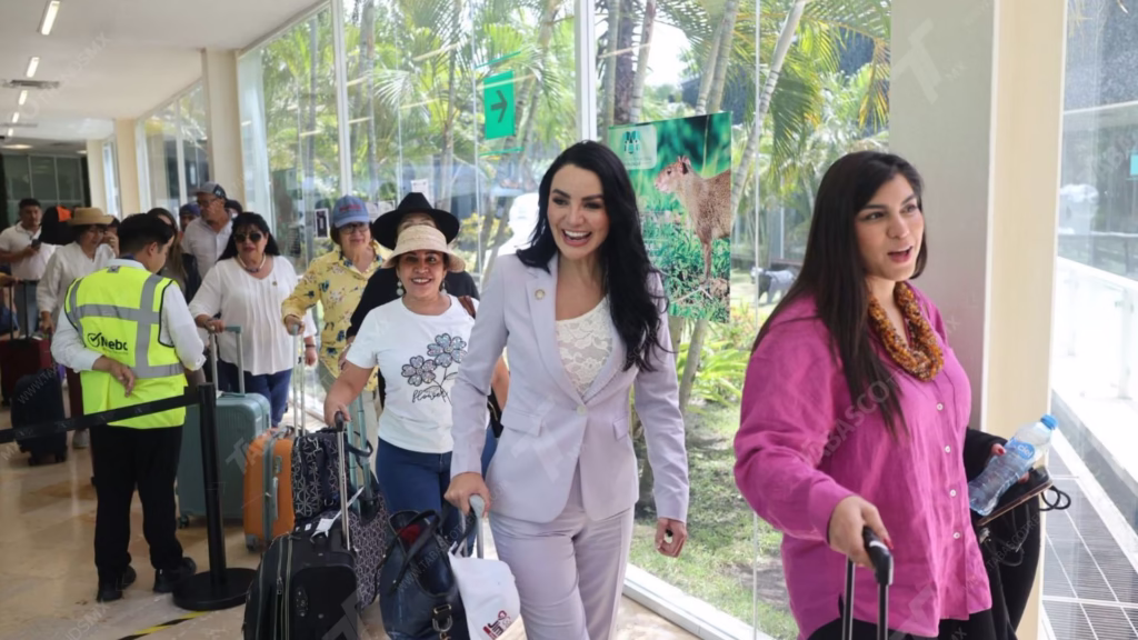 Gaby Jimenez Se Encuentra En Chiapas En La Gira Del Grupo Mundo Maya
