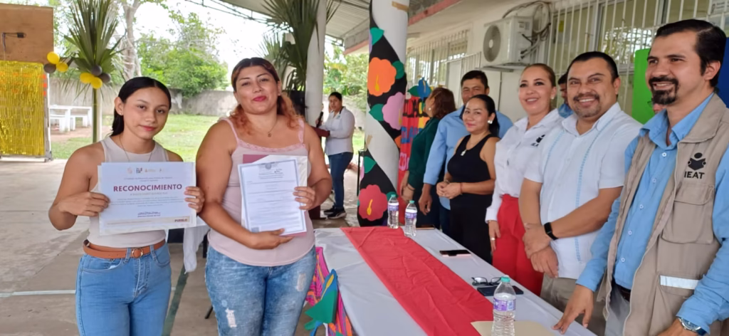 Jóvenes Del Telebachillerato Asesoran A Educandos Del Ieat: 19 Egresan Con Certificados En Mano 73 Whatsapp Image 2025 07 03 At 9.26.53 Am 1