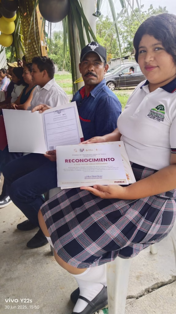 Jóvenes Del Telebachillerato Asesoran A Educandos Del Ieat: 19 Egresan Con Certificados En Mano 72 Whatsapp Image 2025 07 03 At 9.26.53 Am 2