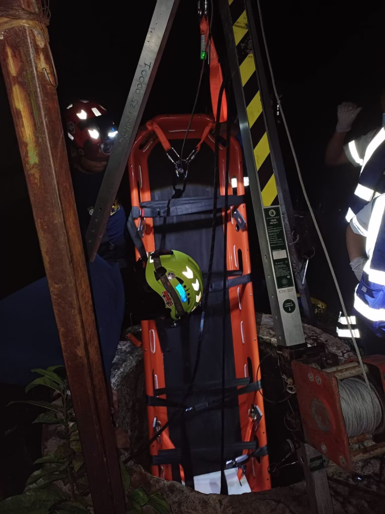 Dramático Rescate: Hombre Sobrevive Tras Caer A Pozo De 8 Metros En Villahermosa 73 534290856 792492189967799 769189990492435546 N