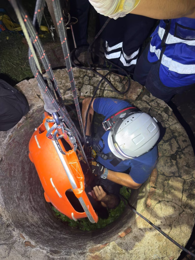Dramático Rescate: Hombre Sobrevive Tras Caer A Pozo De 8 Metros En Villahermosa 72 534605566 792492229967795 3058141419980686776 N