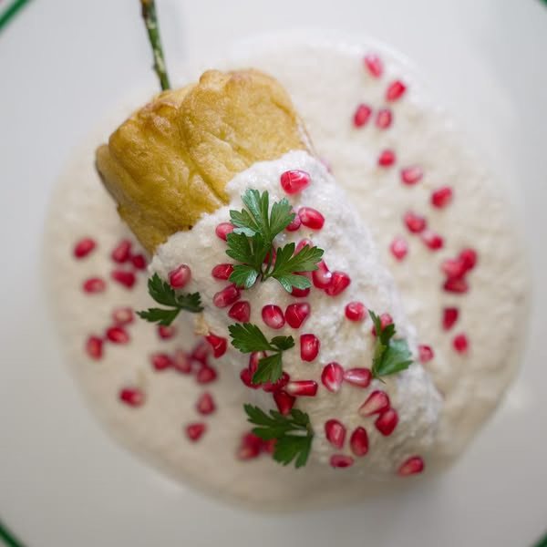 Chile En Nogada: ¿Con Pan O Con Tortilla? La Pregunta Que Divide Mesas Y Enciende Pasiones 73 528797389 18472119835078429 632658536275075858 N 1