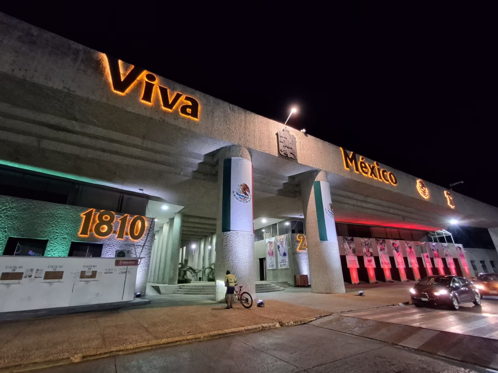 Villahermosa Se Llena De Patriotismo: Inician Celebraciones Del Mes De La Independencia Con Luces Tricolores En Edificios Públicos 76 Img 20250901 Wa0192
