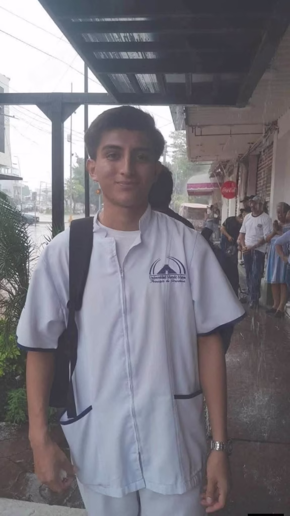 Estudiante De Enfermería Salva La Vida De Un Hombre En Pleno Centro De Cárdenas: Un Acto De Heroísmo Que Inspira 72 558362795 1337625504485773 8225647259130466290 N