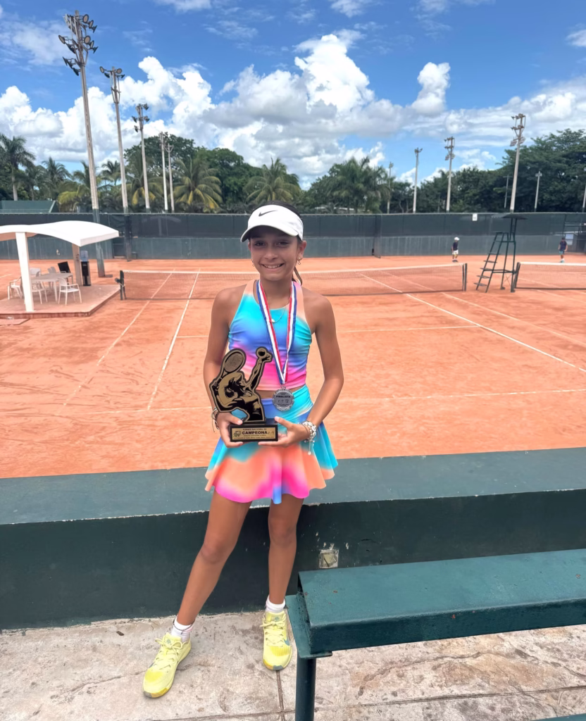 Imparable La Tenista Tabasquena Cassandra Sourget Domina El Singles Y Destaca En Dobles En Yucatan 1