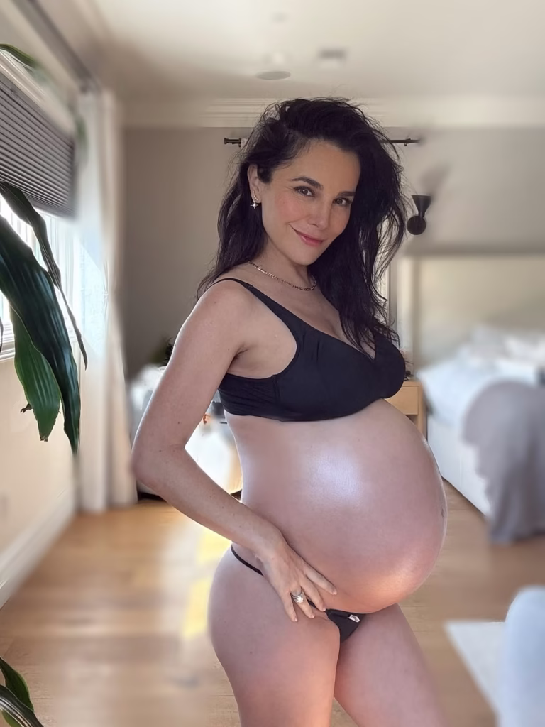 Martha Higareda Y Lewis Howes Esperan Con Emocion A Sus Gemelas