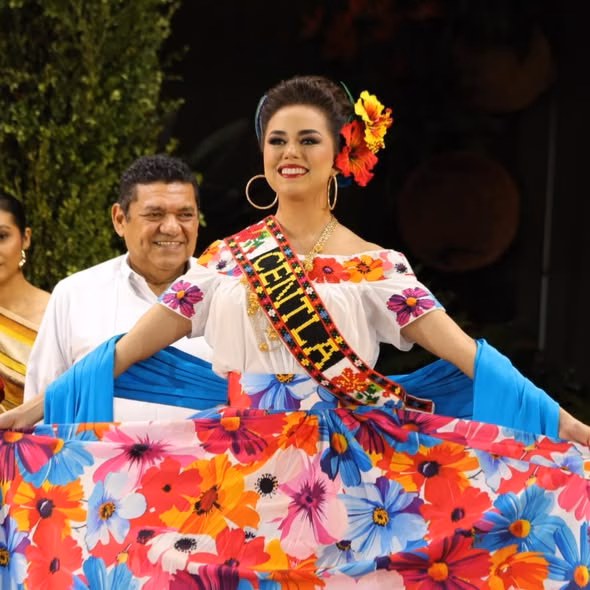 Majestuosa Embajadora De Centla 2026: Tesoro De Los Pantanos 70 Retrato De Carlota Mariel Díaz Mayo, Embajadora De Centla En La Feria Tabasco 2026, En El Puerto De Frontera. Reportaje De La Revista Del Sureste Y Tabasco Trends.