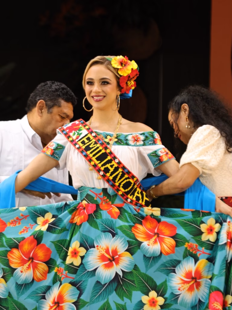 Majestuosa Embajadora De Emiliano Zapata Tabasco 2026: Balcón Del Río 70 Mariú Mendoza Cabrera, Embajadora De Emiliano Zapata 2026, En El Balcón Del Usumacinta. Fotografía De Tabasco Trends Y La Revista Del Sureste.