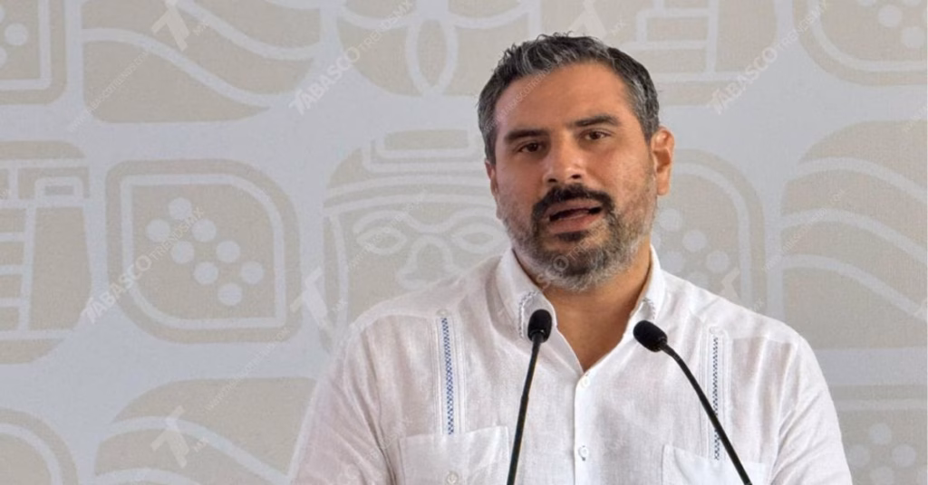 Secretario Alejandro Calderón Alipi