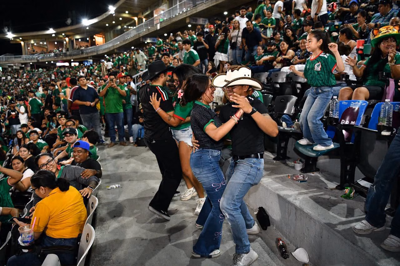 Familias Tabasqueñas Celebran El Triunfo De México En El Mundial Desde El Estadio Centenario 73 735257504 1783784669457636 7639351169936663877 N