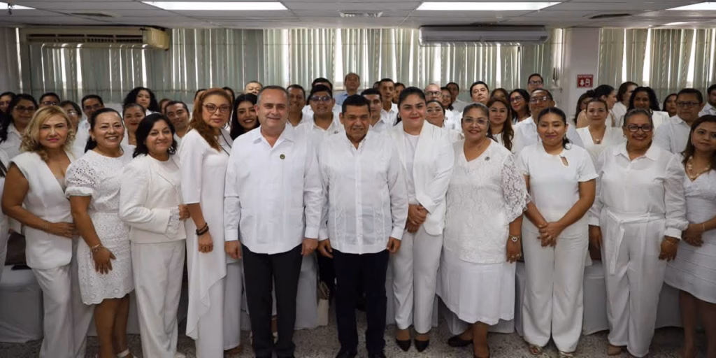 Carlos Efraín Reséndez Bocanegra Presenta Resultados Del Primer Periodo De Labores 2026 Del Poder Judicial 72 Carlos Efraín Reséndez Bocanegra Junto Al Personal Del Poder Judicial De Tabasco En El Marco Del Informe De Actividades Del Primer Periodo 2026.