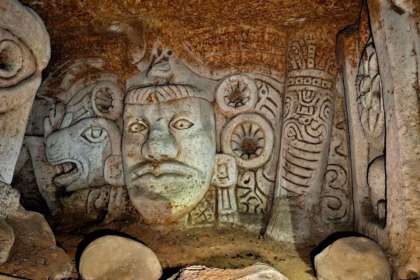 Esculturas Monumentales Talladas En Arcilla Dentro Del Museo De Arte Subterráneo Rafael León En Villahermosa, Inspiradas En Las Culturas Maya, Olmeca Y Mexica, Forman Parte De La Obra Conocida Como La Locura Divina.