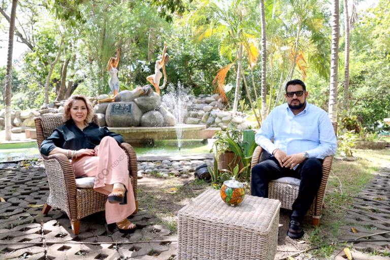El Lic. Alejandro Yusseff Nieves Durante La Entrevista En El Programa Ecos Desde El Centro Cultural Quinta Grijalva Sobre El Proyecto De Infraestructura Hospitalaria Inteligente De Hospital Zumaya En Villahermosa.