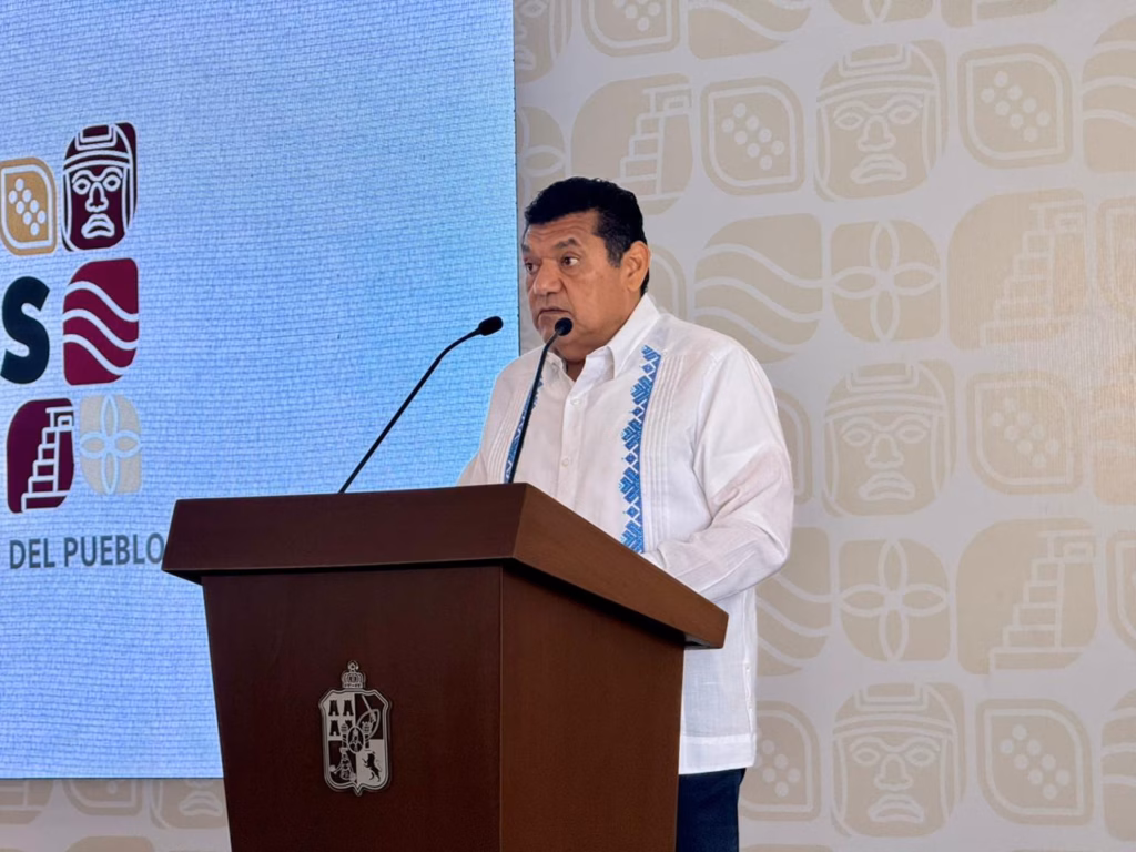 Seguridad, Infraestructura Y Bienestar: Los Ejes Centrales De La Conferencia Del Gobernador Javier May 71 El Gobernador Javier May Rodríguez Ofrece Un Mensaje Durante Una Conferencia De Prensa En Tabasco.