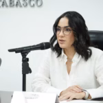 La Secretaria De Administración Y Finanzas De Tabasco, Talina Ferrer Cadenas, En Conferencia De Prensa Informando Sobre Licitaciones Estatales.