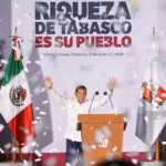 El Gobernador Javier May Rodríguez Saluda Durante El Encuentro Con El Pueblo &Quot;La Verdadera Riqueza De Tabasco&Quot;.