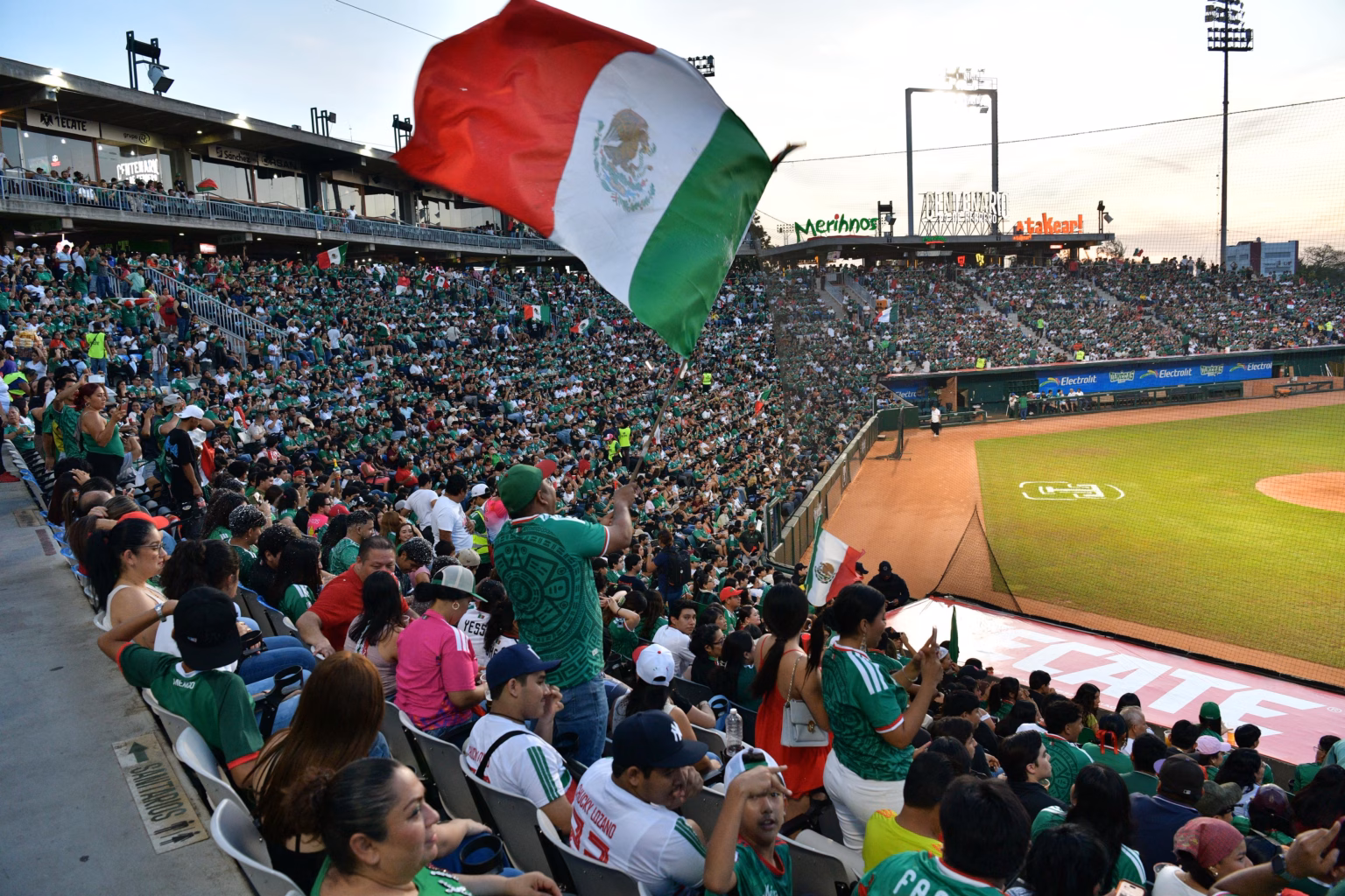 Unidos Por El Tricolor: Tabasco Vivió Con Pasión Y Orgullo El Duelo Mundialista En El Centenario.