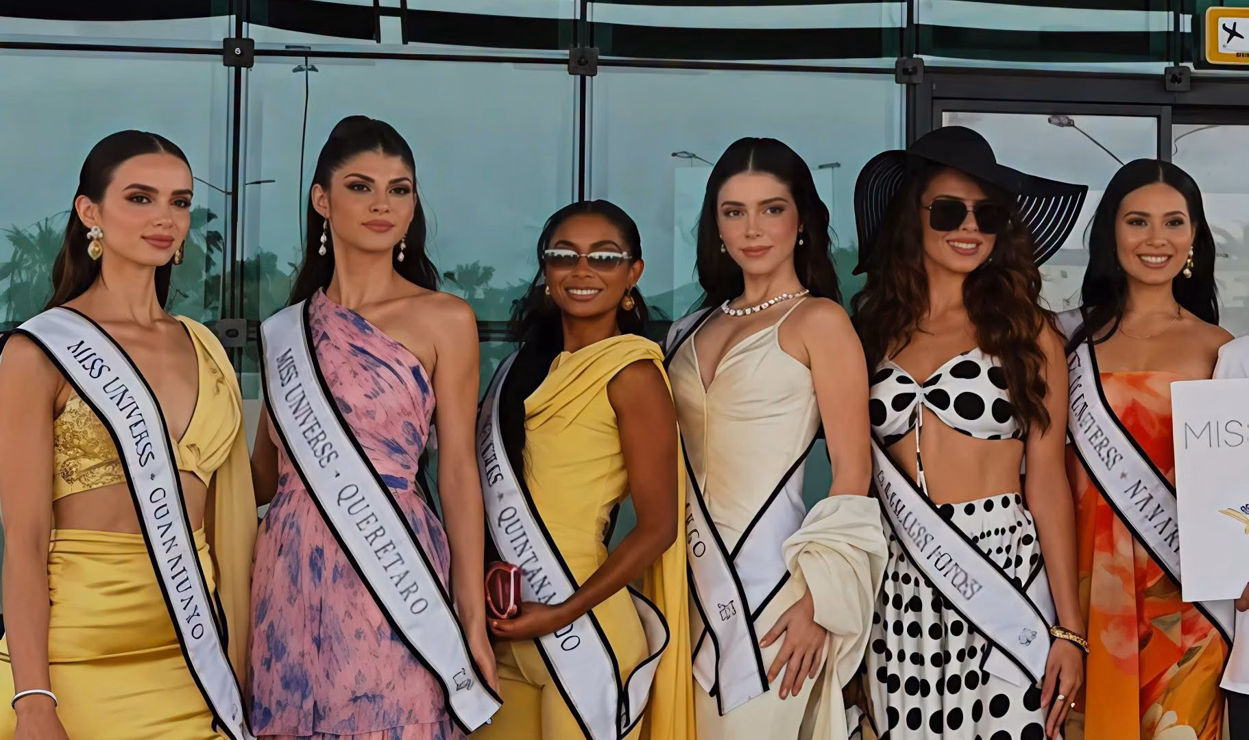 Arranca La Concentración En Los Cabos: Ximena Aranda Inicia El Sueño De Miss Universo México 2026 72 Grupo De Candidatas A Miss Universo México 2026 Vistiendo Elegantes Atuendos De Gala Y Portando Sus Bandas Estatales A Su Llegada Al Aeropuerto Para La Concentración En Los Cabos.