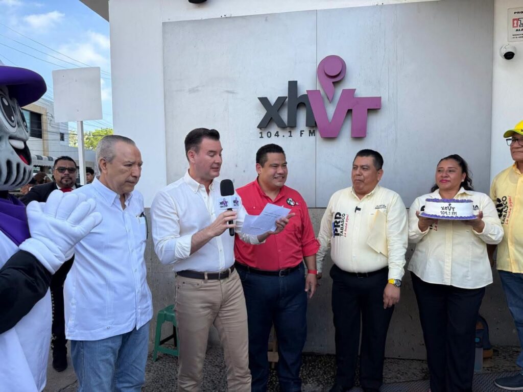 El Legado Del Periódico Del Aire: Actores Políticos, Medios Y Sociedad Celebran 68 Años De Telereportaje En Tabasco El Legado Del Periódico Del Aire: Actores Políticos, Medios Y Sociedad Celebran 68 Años De Telereportaje En Tabasco