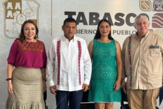 Gobernador Javier May Rodríguez Durante La Conferencia Donde Anunció La Rehabilitación Del Teatro Esperanza Iris En Villahermosa