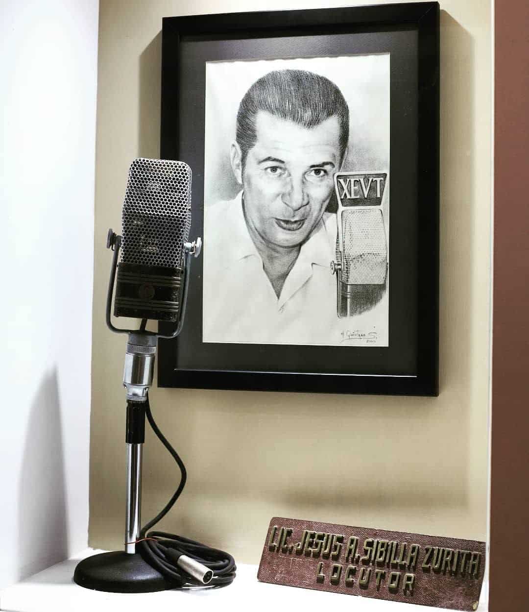 Telereportaje Cumple 68 Años: La Voz Que Marcó La Historia Del Periodismo En Tabasco Jesús Antonio Sibilla Zurita (1922-1989) Fue Un Destacado Periodista Y Locutor De Radio Mexicano, Ampliamente Reconocido Como Uno De Los Pilares De La Comunicación En El Estado De Tabasco, Cuyo Legado Perdura En La Celebración De Los 68 Años De Telereportaje.