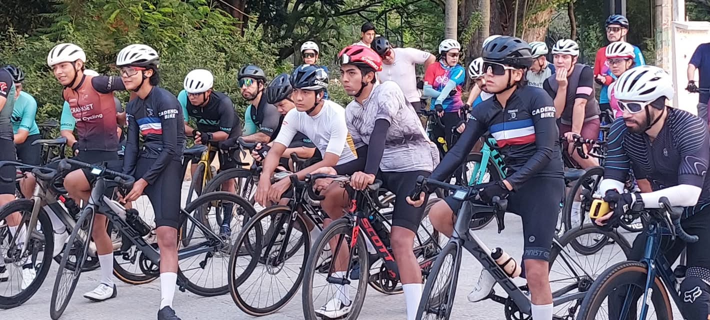 Ciclistas Tabasqueños En Entrenamiento Previo Sobre Ruta, Preparándose Para Competir Este Domingo En L’étape Tabasco By Tour De France.