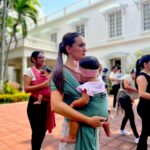 Madres Portando A Sus Bebés Con Fulares Ergonómicos En El Centro Cultural Quinta Grijalva, Previo Al Inicio Del Festival De Arte Y Cultura De La Primera Infancia En Tabasco.