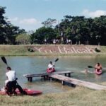 Personas Practicando Kayak Y Disfrutando De Actividades Ecoturísticas En La Reserva Ecológica Yu-Balcah, En Tacotalpa.