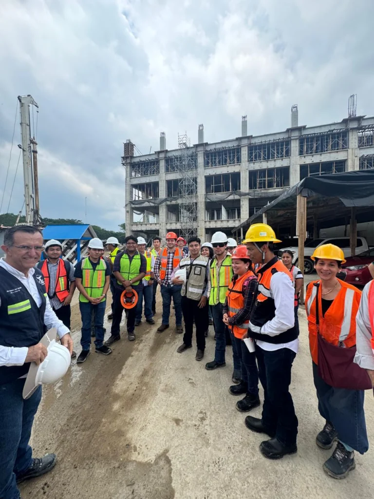Alumnos De Ingeniería Y Arquitectura De La Ujat Realizan Recorrido Técnico En El Monumental Proyecto De Hospitales Zumaya Alumnos De Ingeniería Y Arquitectura De La Ujat Realizan Recorrido Técnico En El Monumental Proyecto De Hospitales Zumaya
