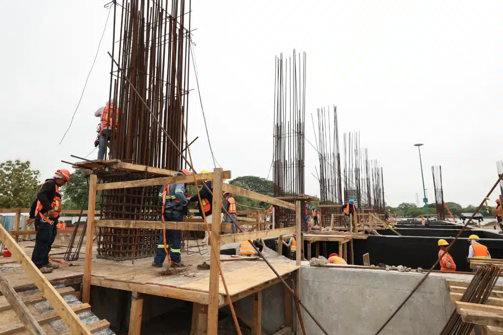 Avanzan En Tiempo Y Forma Construcción De Los Nuevos C5 “Escudo Olmeca” Y El Centro De Convenciones Y Exposiciones Avanzan En Tiempo Y Forma Construcción De Los Nuevos C5 “Escudo Olmeca” Y El Centro De Convenciones Y Exposiciones