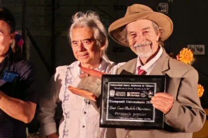 Rinden Homenaje A José Luis Rabelo Martínez Como «Personaje Popular» En El Tzompantli Universitario