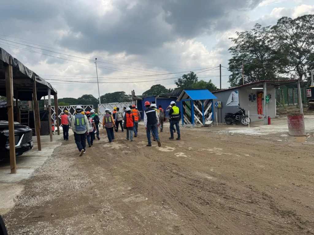 Alumnos De Ingeniería Y Arquitectura De La Ujat Realizan Recorrido Técnico En El Monumental Proyecto De Hospitales Zumaya Alumnos De Ingeniería Y Arquitectura De La Ujat Realizan Recorrido Técnico En El Monumental Proyecto De Hospitales Zumaya