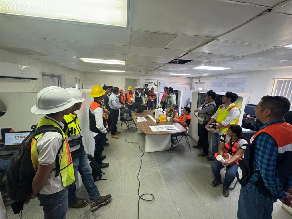 Alumnos De Ingeniería Y Arquitectura De La Ujat Realizan Recorrido Técnico En El Monumental Proyecto De Hospitales Zumaya Alumnos De Ingeniería Y Arquitectura De La Ujat Realizan Recorrido Técnico En El Monumental Proyecto De Hospitales Zumaya