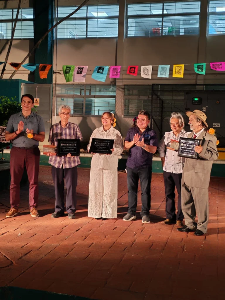 Rinden Homenaje A José Luis Rabelo Como &Quot;Personaje Popular&Quot; En El Tzompantli Universitario Rinden Homenaje A José Luis Rabelo Como &Quot;Personaje Popular&Quot; En El Tzompantli Universitario